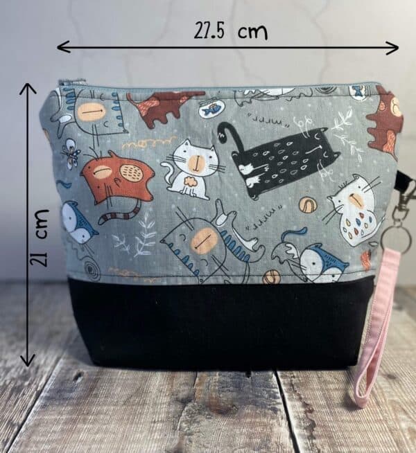 Knitting project bag with cats, showing measurements