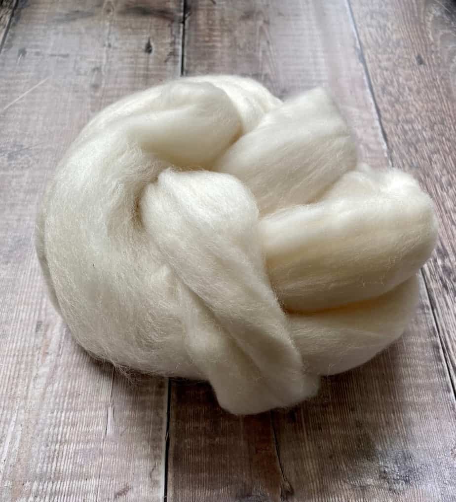 Wool Roving and Combed Wool Top: The Ultimate Guide to Understanding the  Difference - Eleanor Shadow